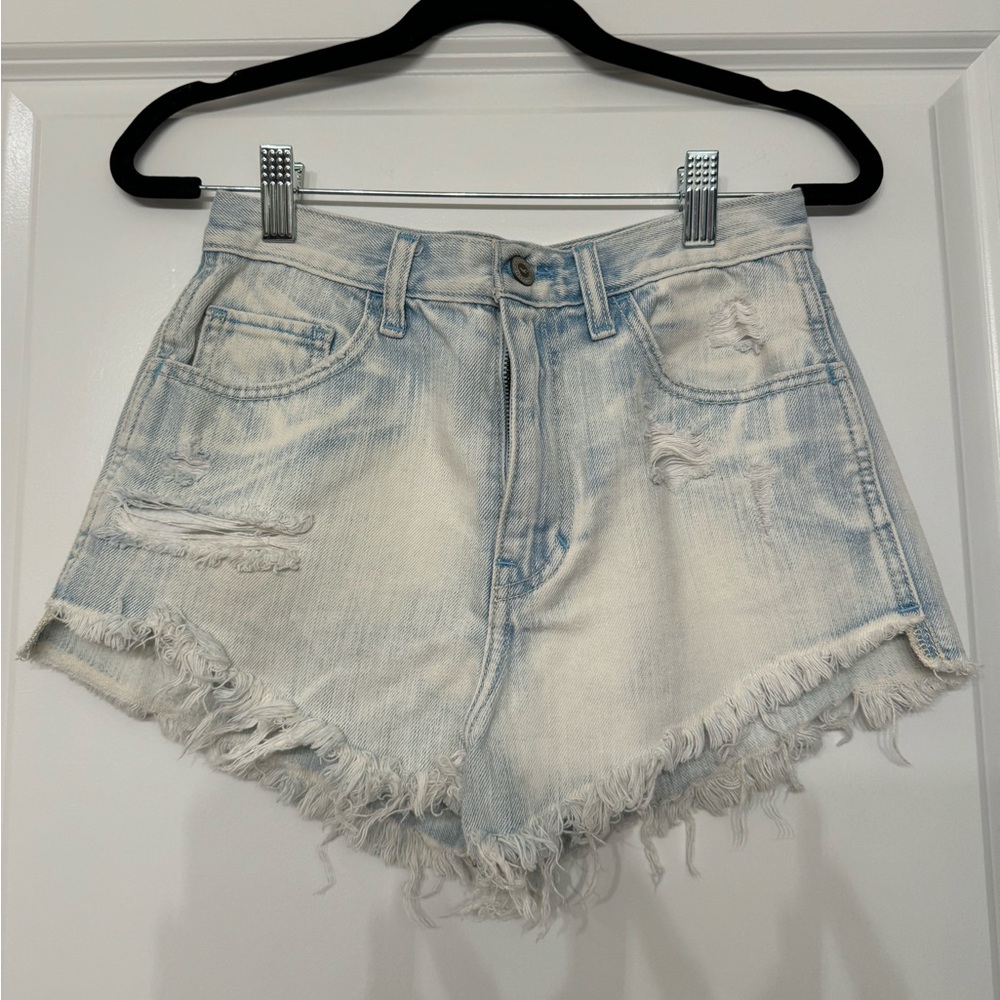 Light distressed Hollister denim shorts size 1 waist 25